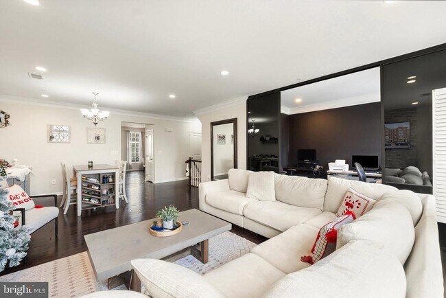 Building Photo - 43131 Wealdstone Terrace