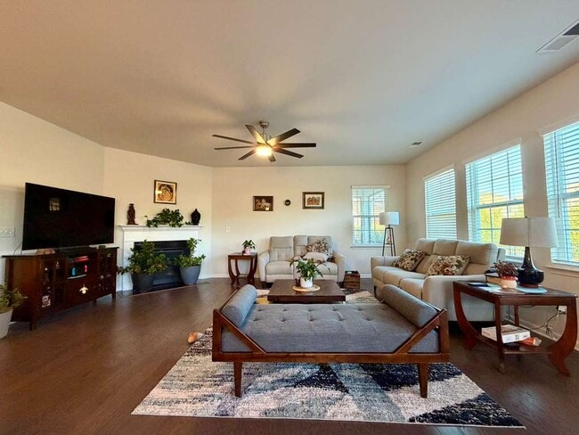 Building Photo - 2334 Abundance Ln