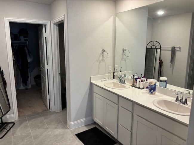 Building Photo - 131 Peach Orchard Ln