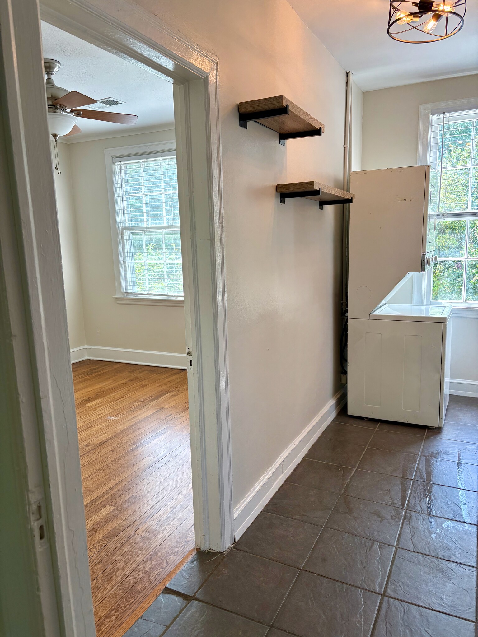 Building Photo - 120 Corbin Ave