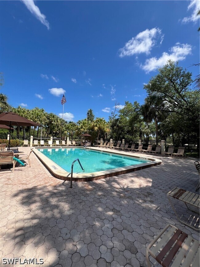 Building Photo - 15075 Parkside Dr
