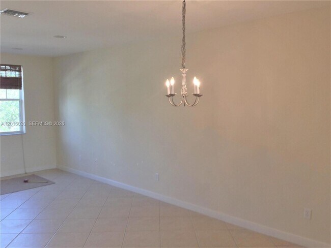 Building Photo - 690 Amador Ln
