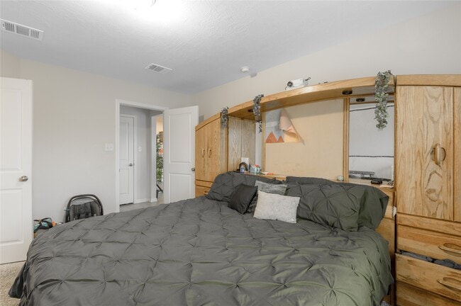 Building Photo - 106 Rudder Wy