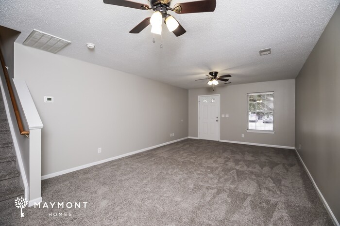Building Photo - 121 Macallan Ct