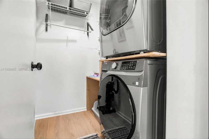 Building Photo - 8165 Pelican Harbour Dr