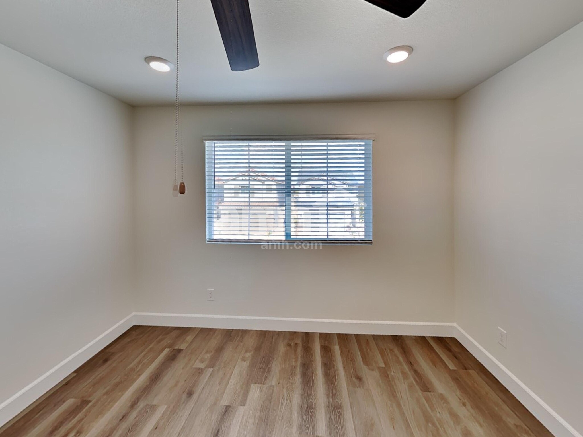 Building Photo - 10387 Medusita St