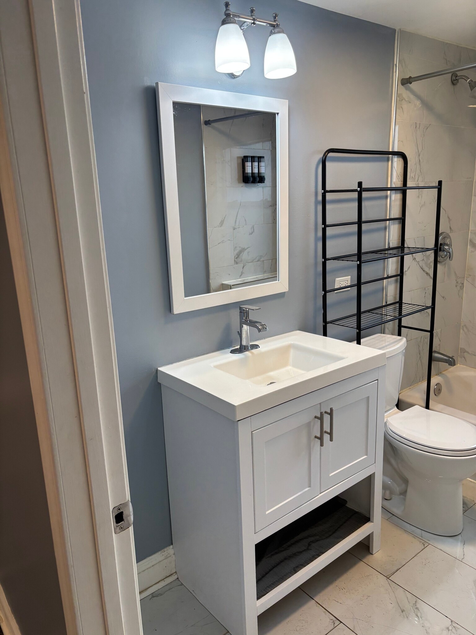 Bathroom - 3700 S Michigan Ave