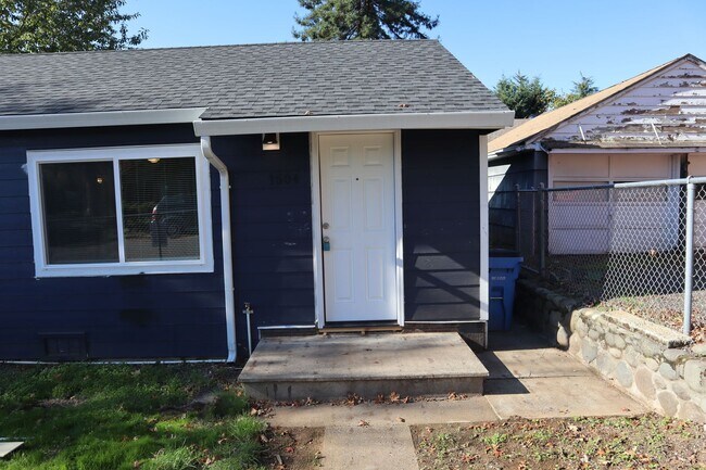 Building Photo - r1500VDuplex