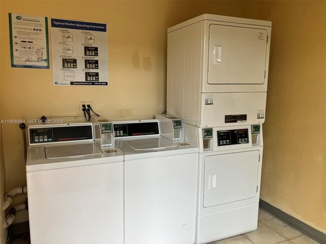 Building Photo - 8500 SW 109th Ave