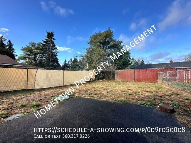Building Photo - 1409 Hensley St NE