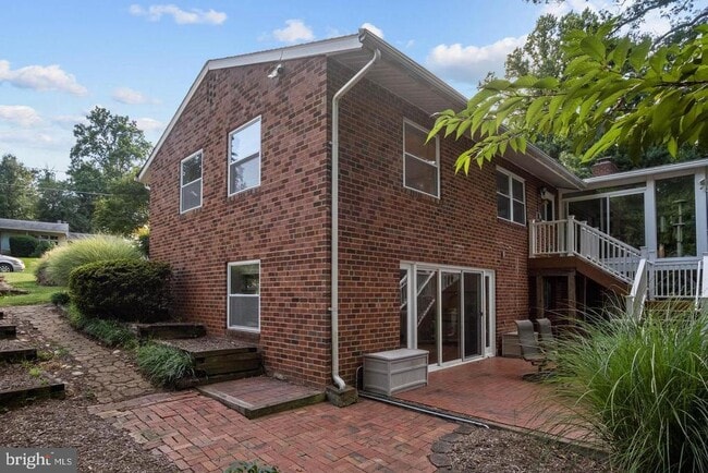 Building Photo - 2608 Sigmona St