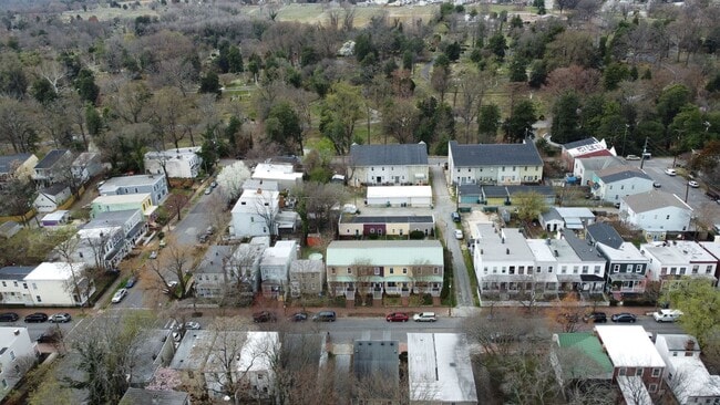 Building Photo - 518 1/2 South Laurel Street