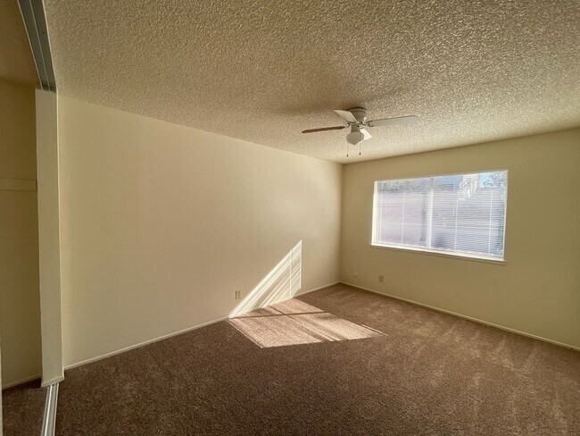 Building Photo - Large Upstairs 2-Bedroom with New Carpet & On-Site Laundry