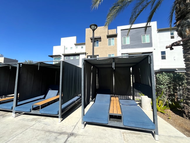 Building Photo - 3 bed, 2.5 bath located in Rancho Cucamonga!