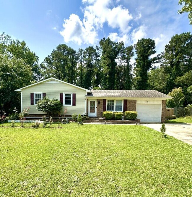 Primary Photo - 246 Azalea Dr