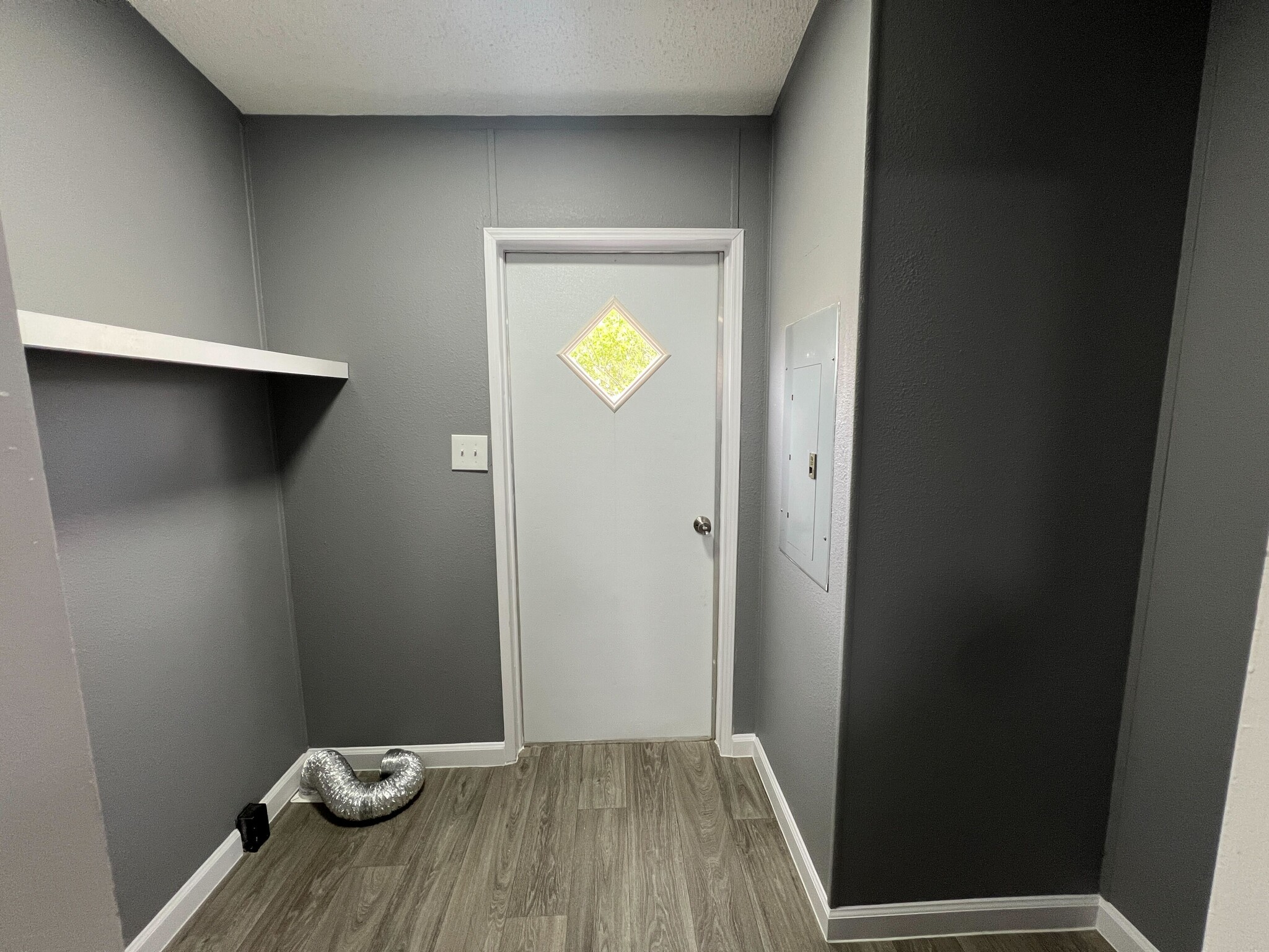 Building Photo - 750 Silent Valley Rd