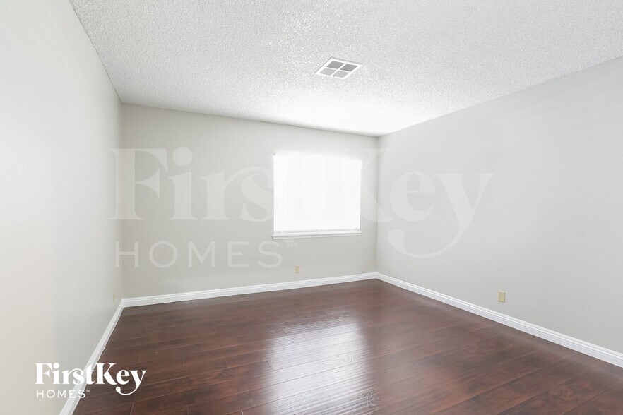 Building Photo - 708 Purcell Dr