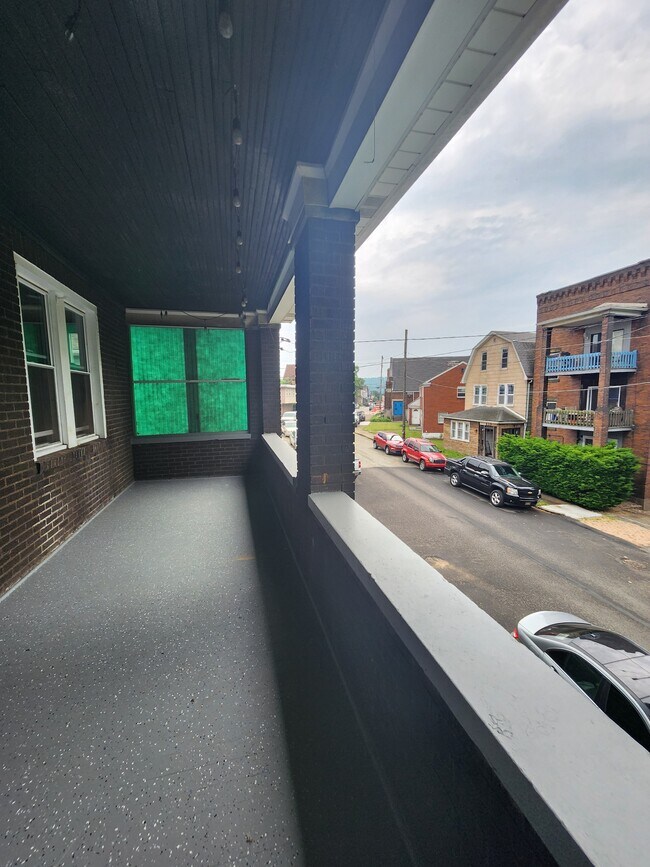 Building Photo - 407 Franklin St