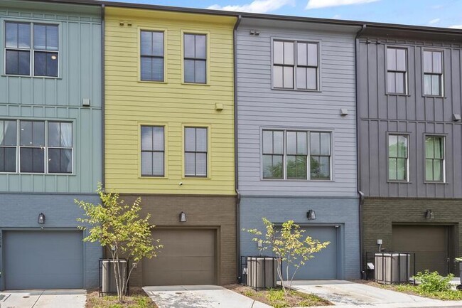 Building Photo - 1066 Crest Cir SE