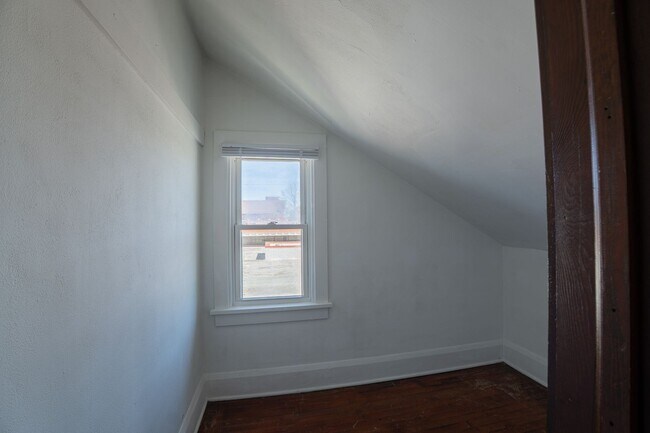 Building Photo - 2614 63rd St
