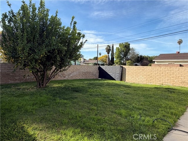 Building Photo - 7101 Fallbrook Ave