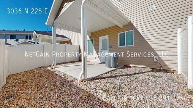 Building Photo - 3036 225 E