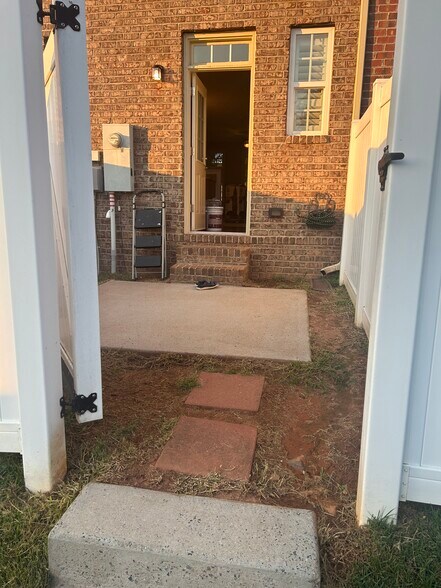 Building Photo - 9515 Longstone Ln