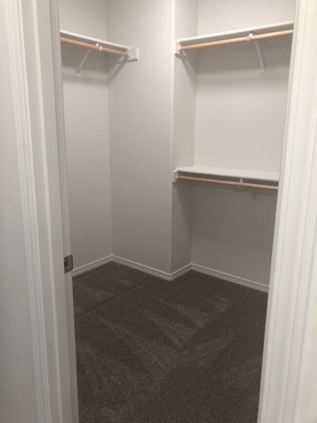 Building Photo - 1/2 Off Deposit!! 3 Bed Home for Rent!