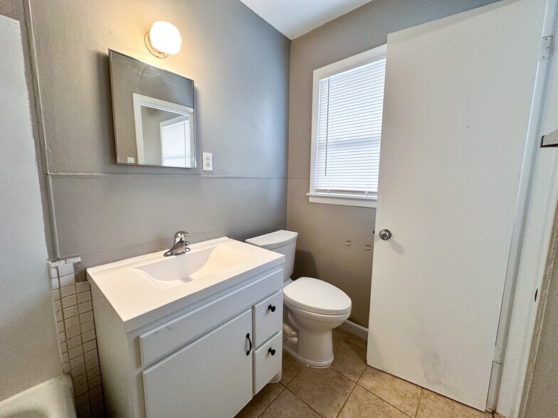 Building Photo - 2801 53rd St