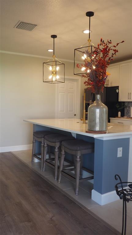 Building Photo - 216 Denali St