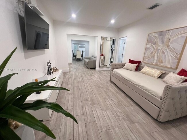 Building Photo - 3675 SW 26th St