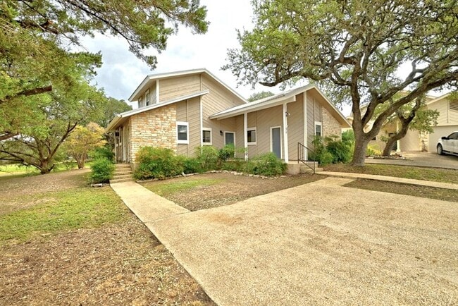 Building Photo - Available Now: Nestled in the Heart of Golf Course in Woodcreek