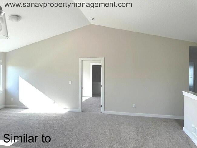 Building Photo - 3055 Fairfield Dr