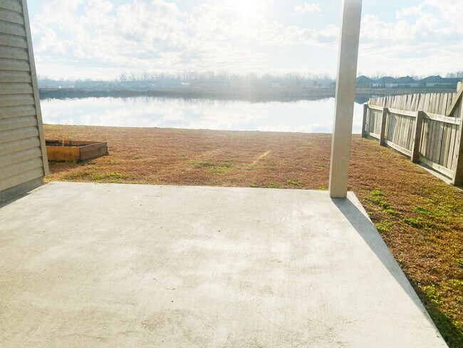 Building Photo - 1219 Foxtail Dr