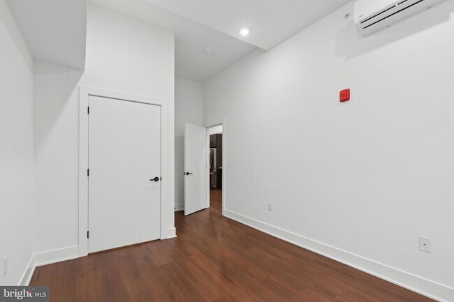 Building Photo - 501 Washington Ln