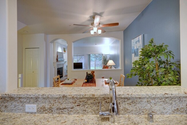 Building Photo - 18501 SE Newport Way