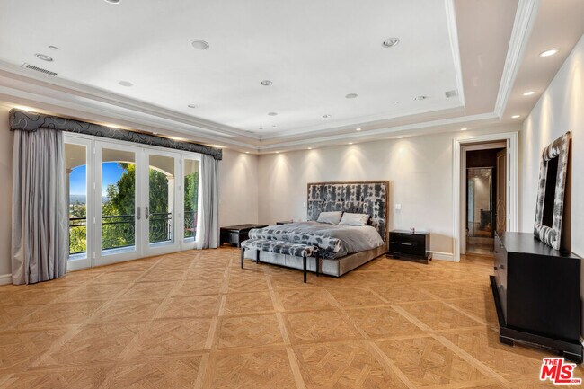 Building Photo - 18047 Karen Dr