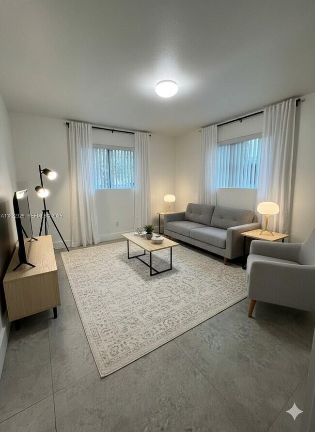 Building Photo - 2941 SW 36th Ave