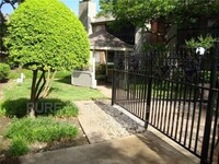 Building Photo - 18333 Roehampton Dr
