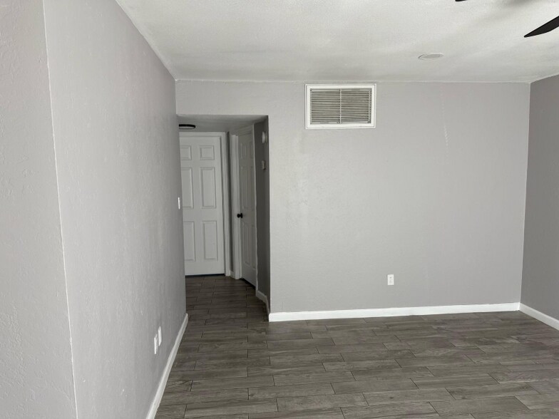 Building Photo - 1819 N 40th St