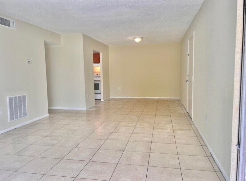 Building Photo - 415 Executive Center Dr