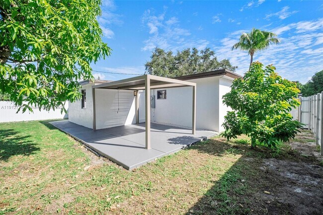 Building Photo - 11730 NW 3rd Ave