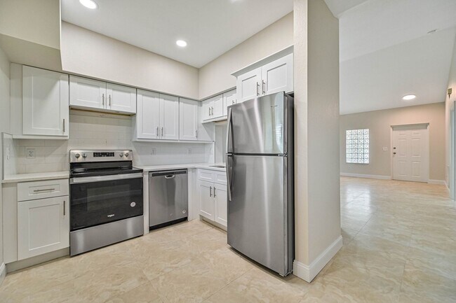 Building Photo - 8555 Bernwood Cove Loop