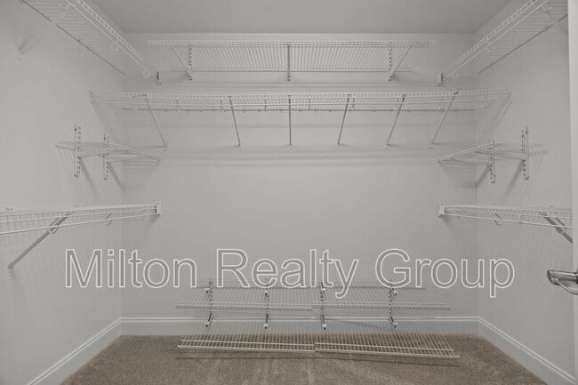 Building Photo - 95 Oxfordshire Dr