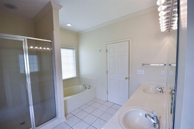 Building Photo - 1691 Rambling Brook Ln
