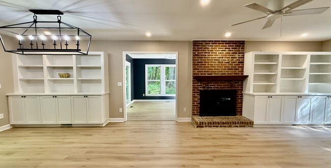 Building Photo - 5635 Falkirk Dr