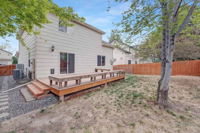 Building Photo - 6510 Stagecoach Ave