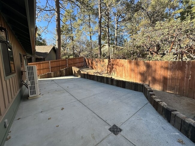 Building Photo - 52810 Sugar Pine Dr