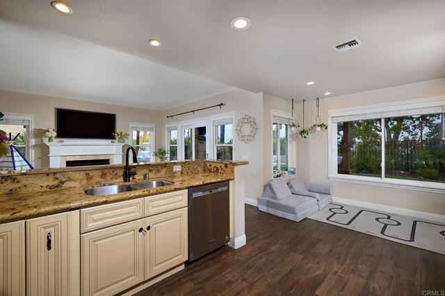 Building Photo - 10865 Bonjon Ln