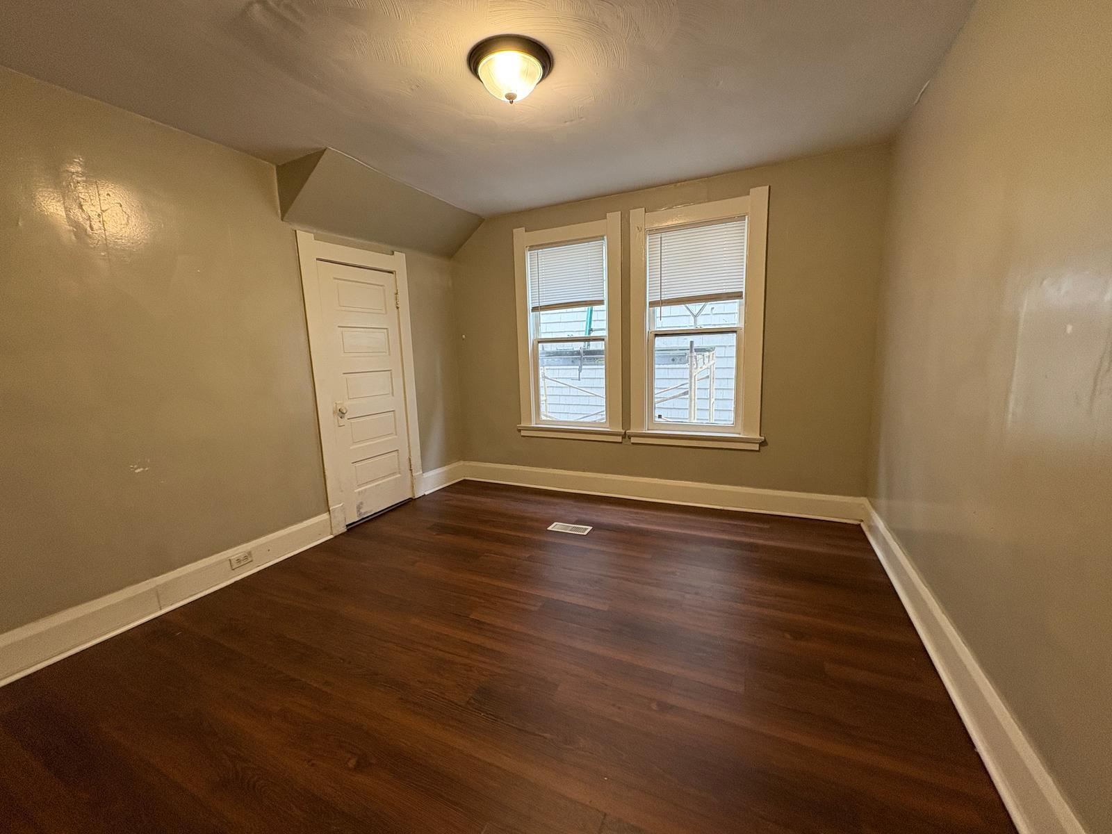 Building Photo - 2524 Maplewood Ave